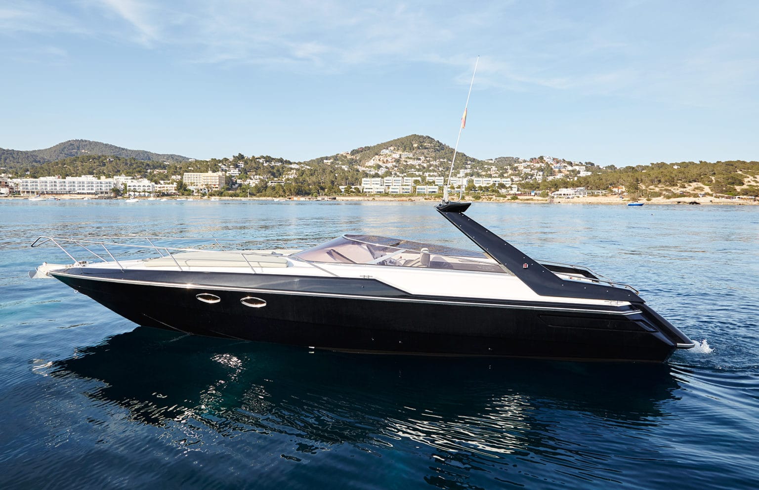 boat-rental-in-ibiza-sunseeker-tomahawk-37-06