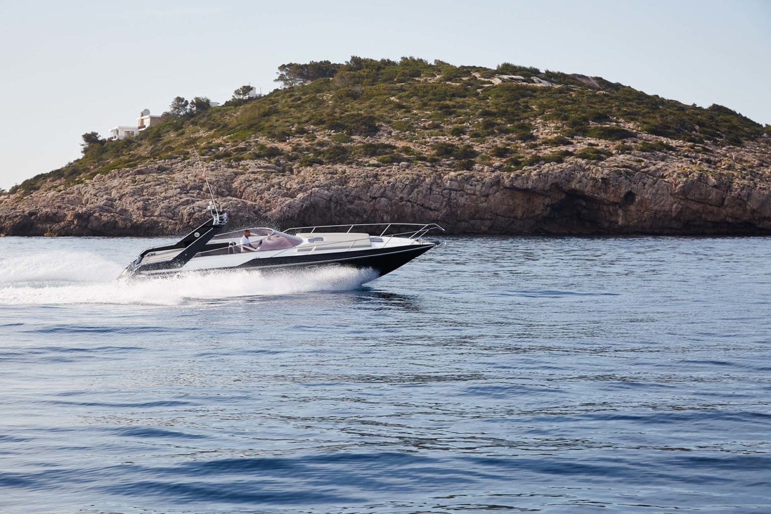 boat-rental-in-ibiza-sunseeker-tomahawk-37-09