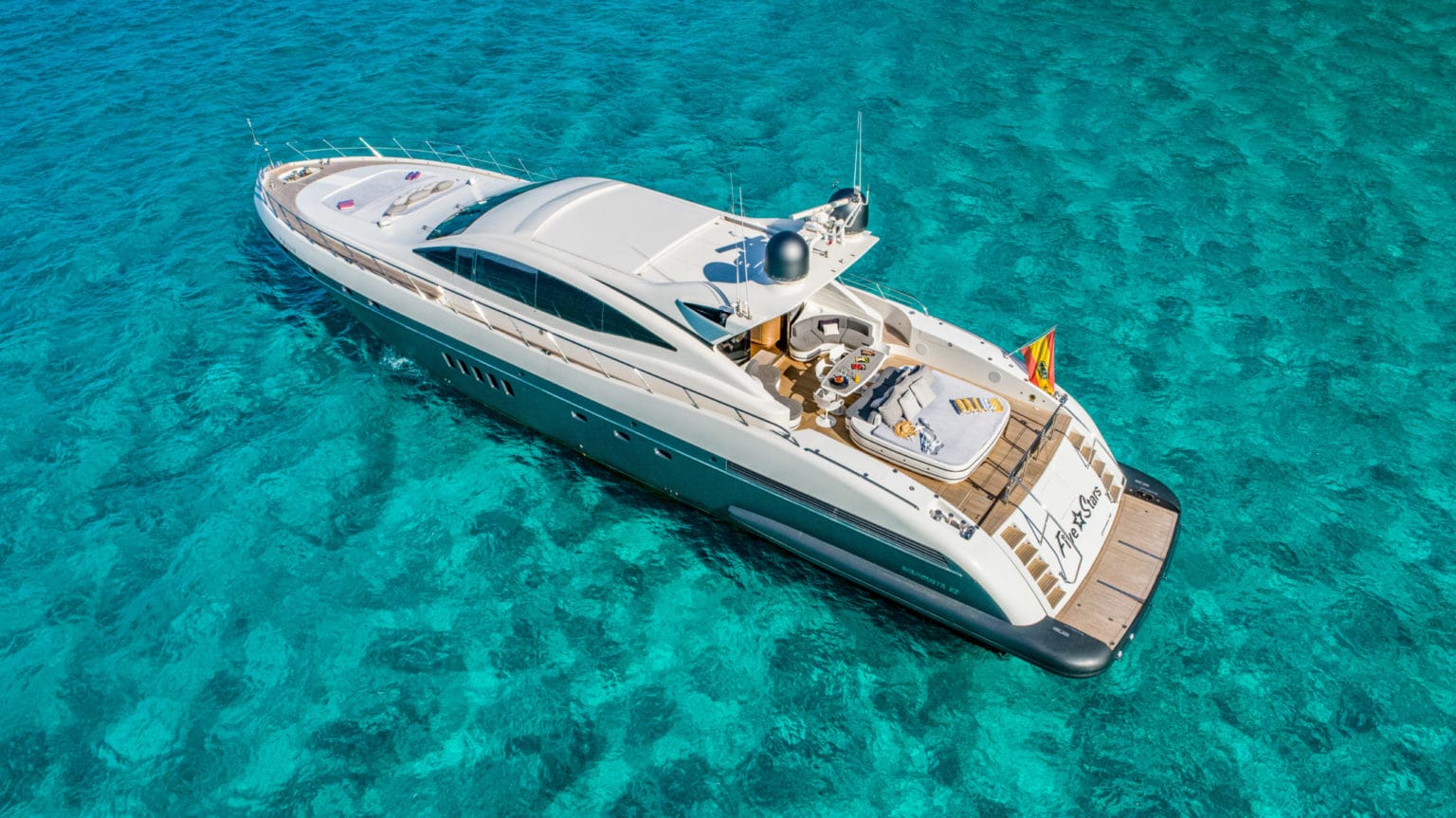 yacht-rental-in-ibiza-mangusta-92-01