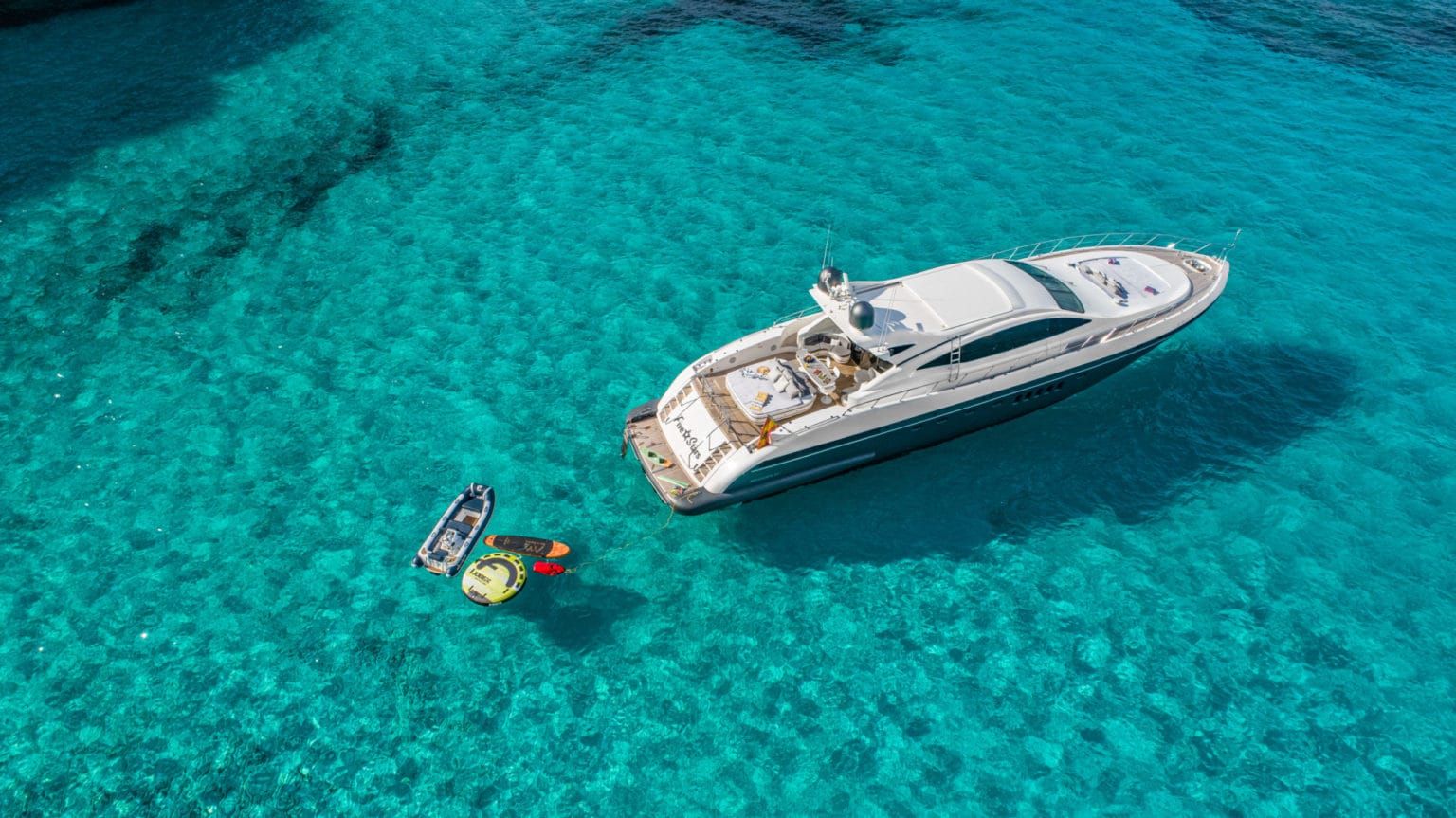 yacht-rental-in-ibiza-mangusta-92-02