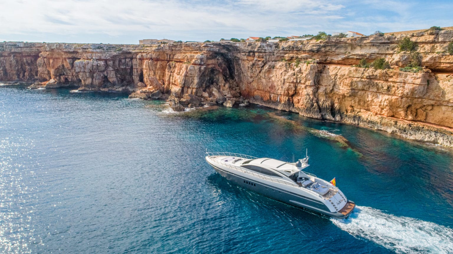 yacht-rental-in-ibiza-mangusta-92-03