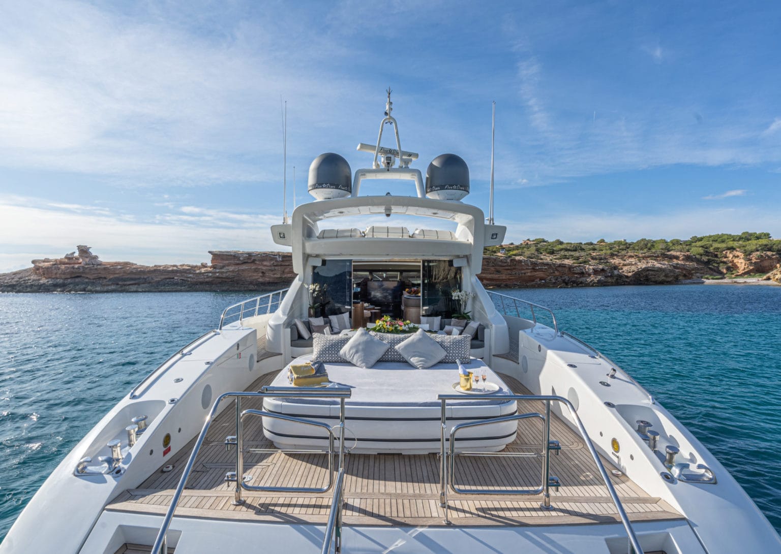 yacht-rental-in-ibiza-mangusta-92-05