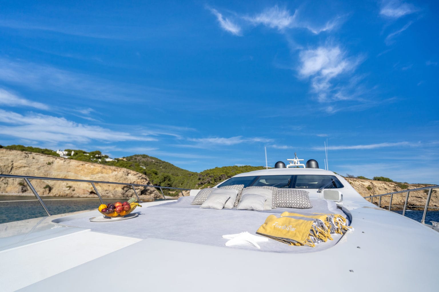 yacht-rental-in-ibiza-mangusta-92-12