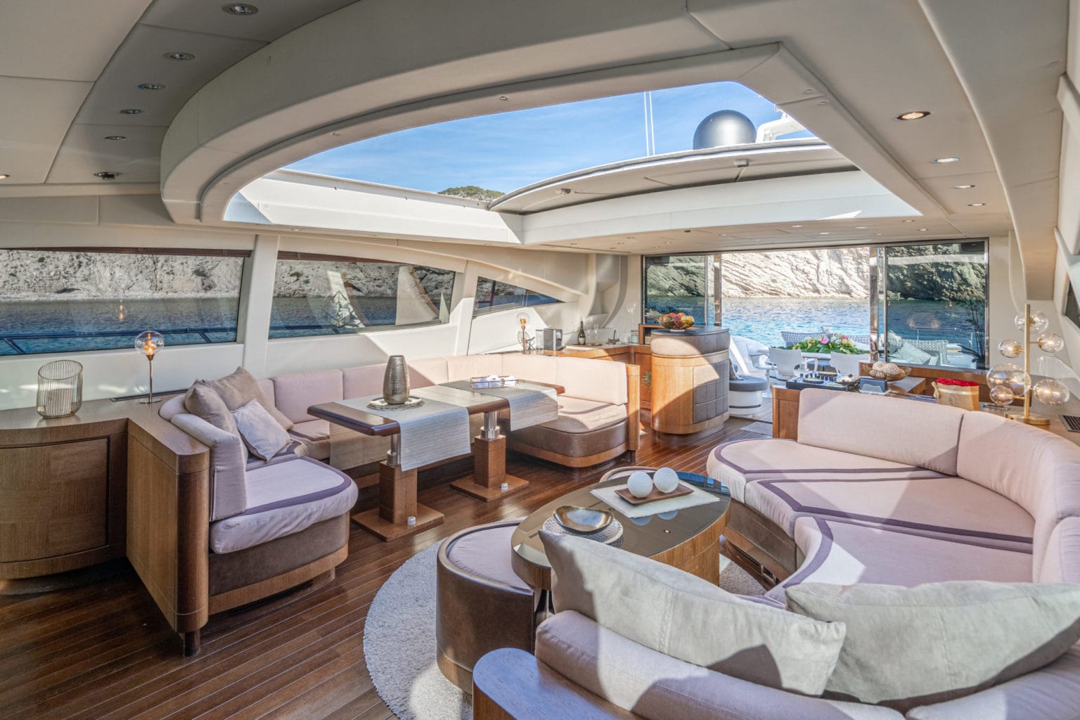 yacht-rental-in-ibiza-mangusta-92-14