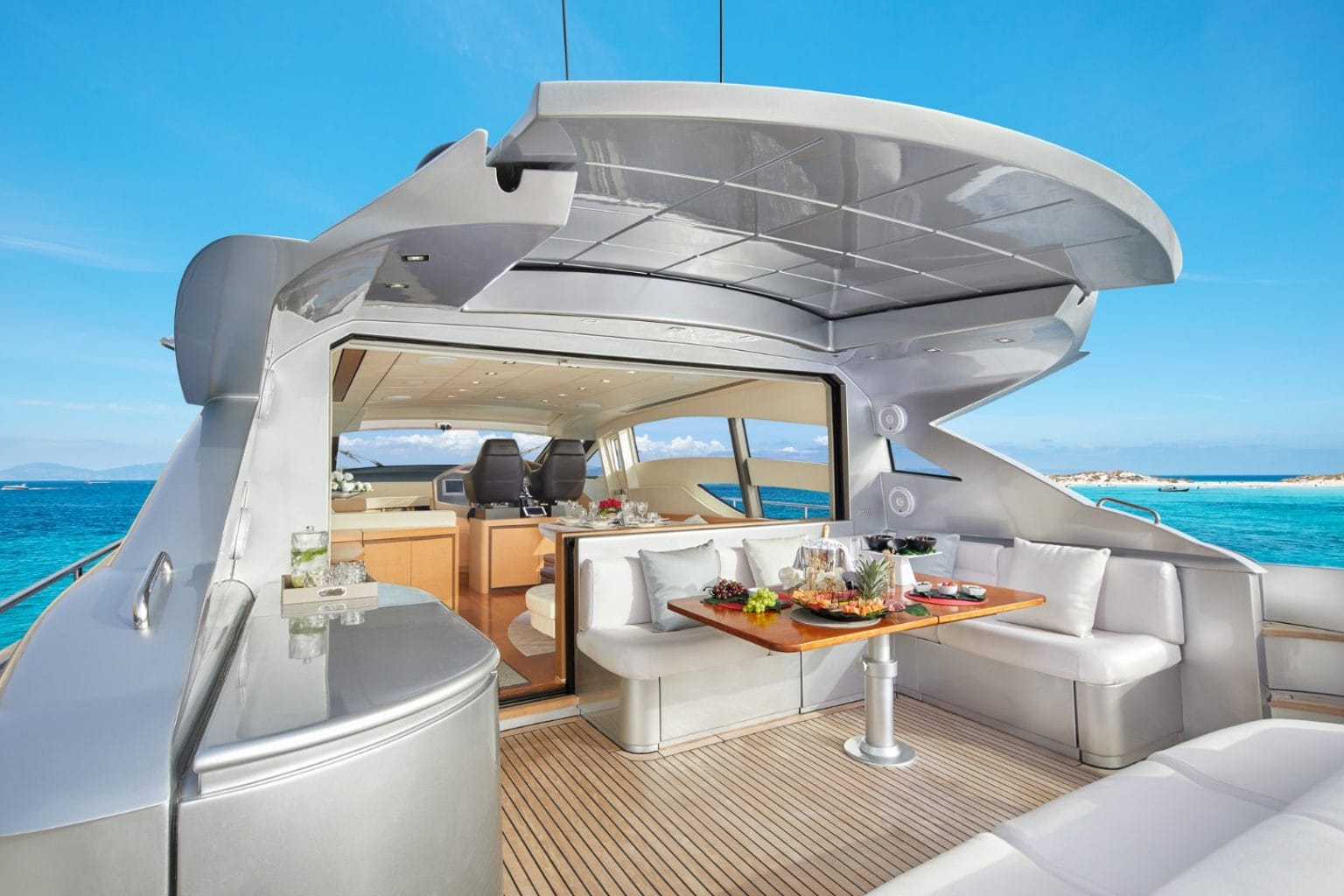 yacht-rental-in-ibiza-pershing-72-06