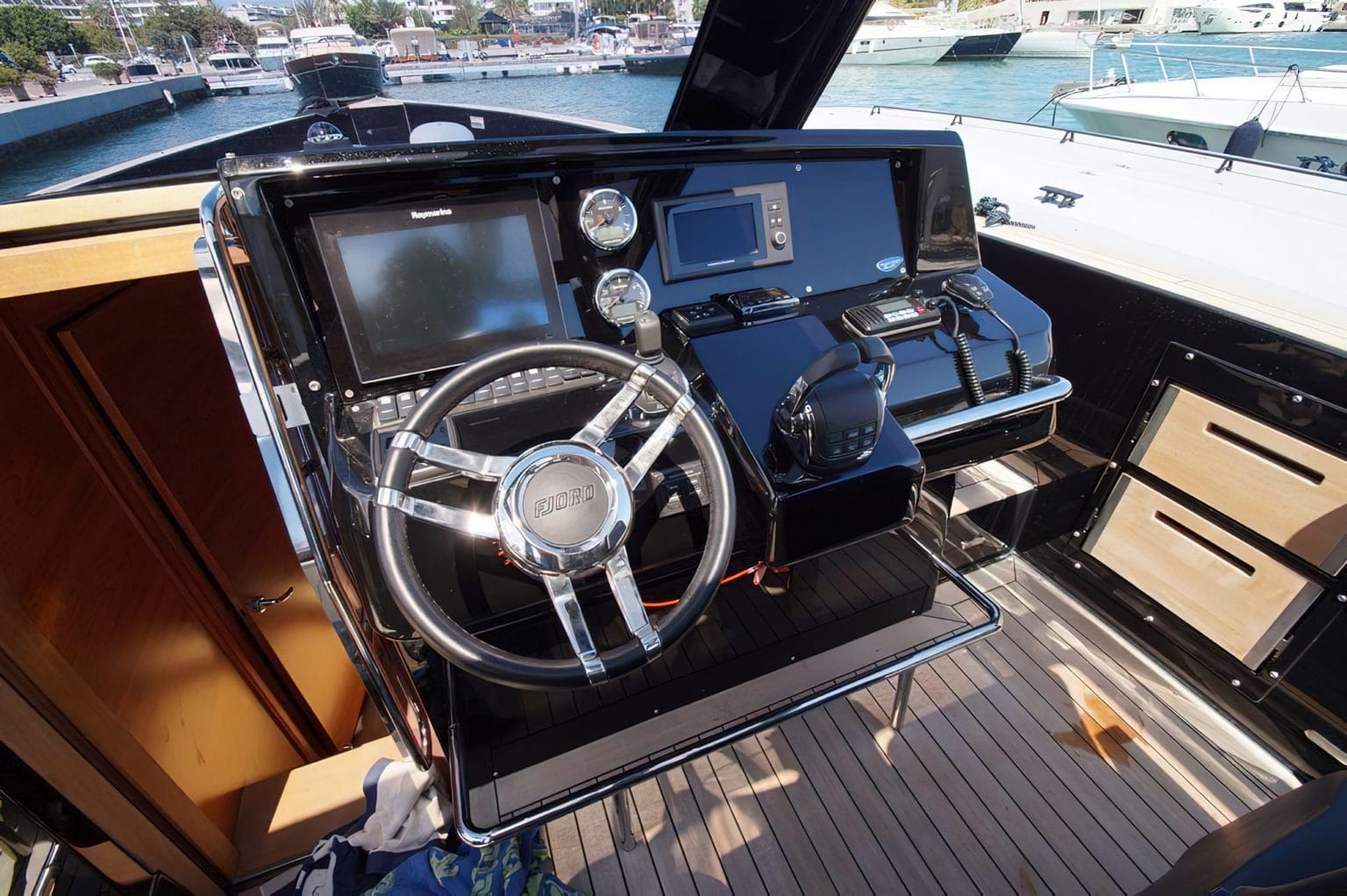 boat-rental-in-ibiza-fjord-40-open-17