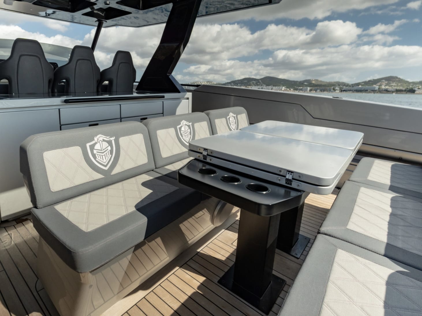 yacht-rental-ibiza-canados-gladiator-07