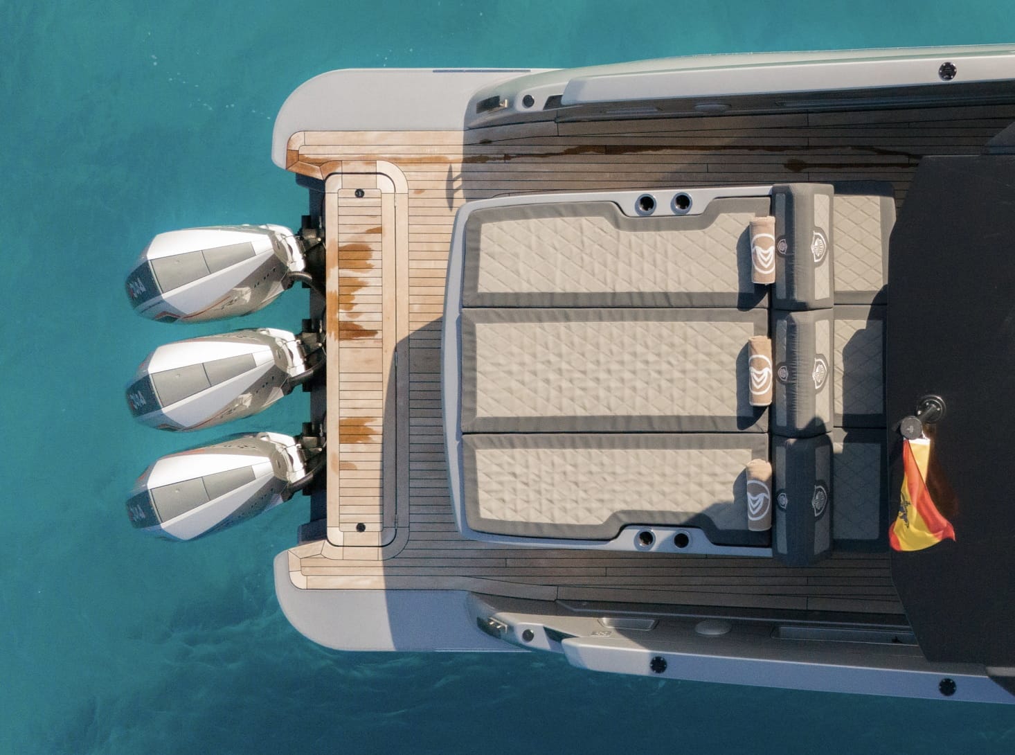 yacht-rental-ibiza-canados-gladiator-11