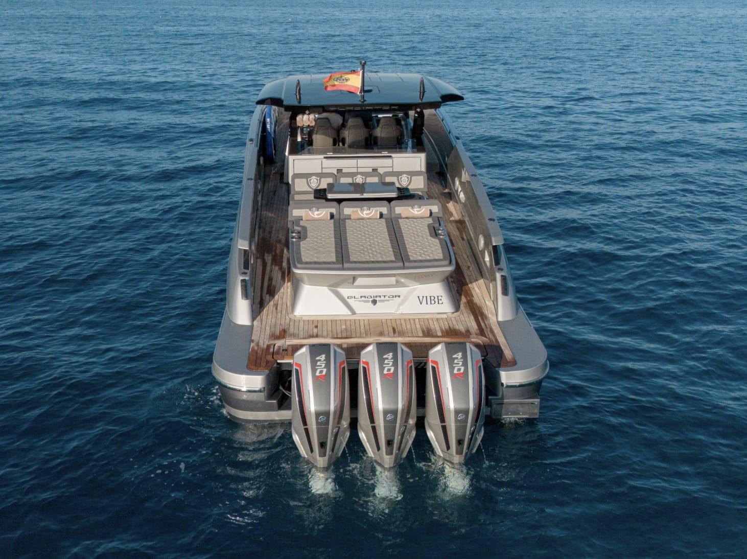 yacht-rental-ibiza-canados-gladiator-13