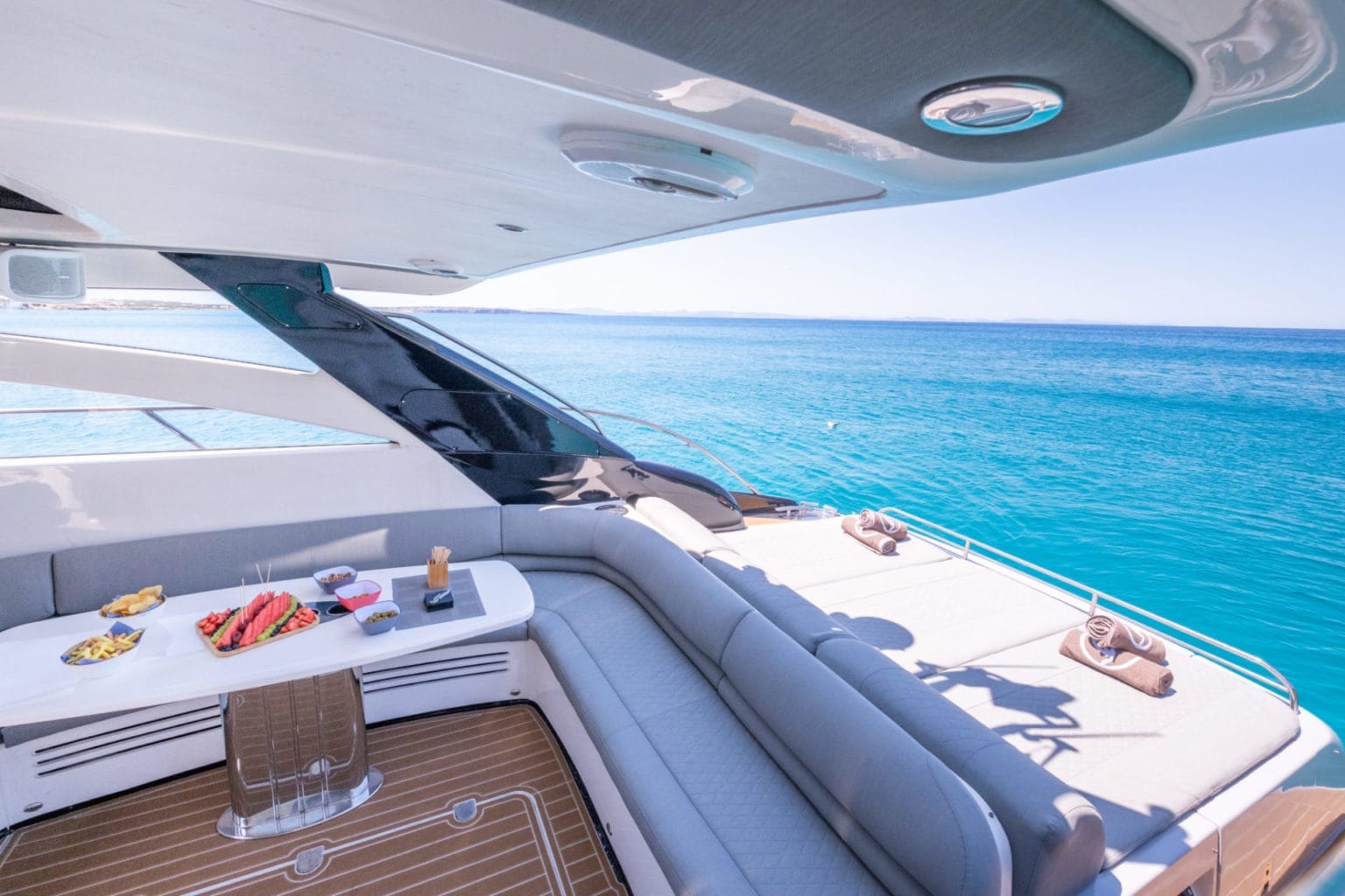 yacht-rental-ibiza-princess-v58-01