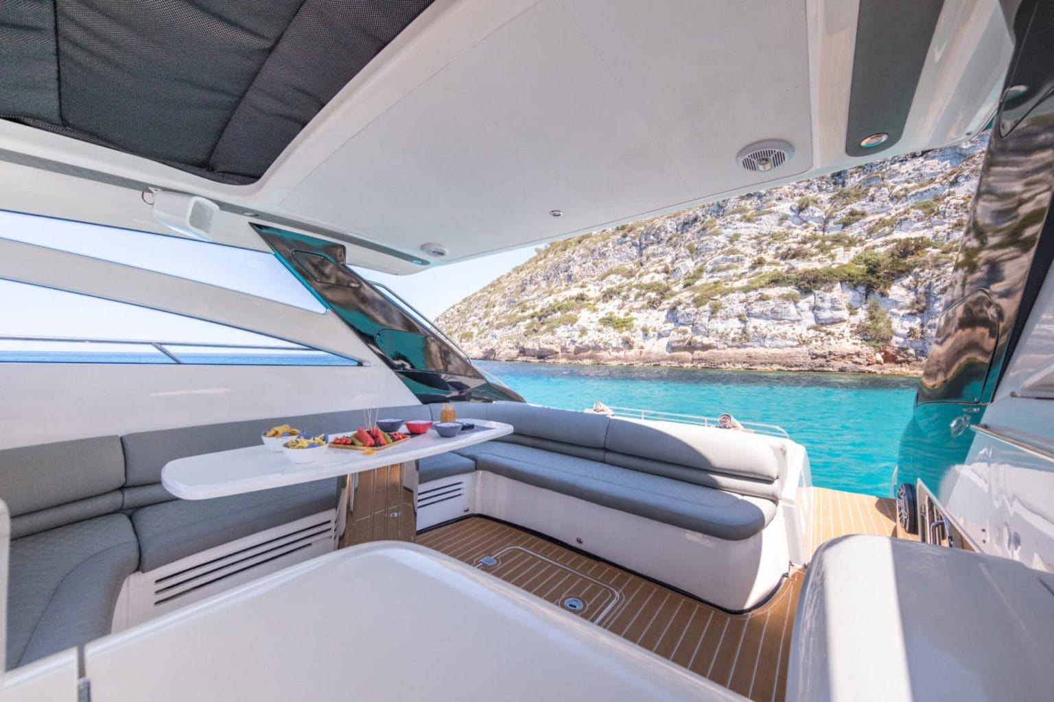 yacht-rental-ibiza-princess-v58-02