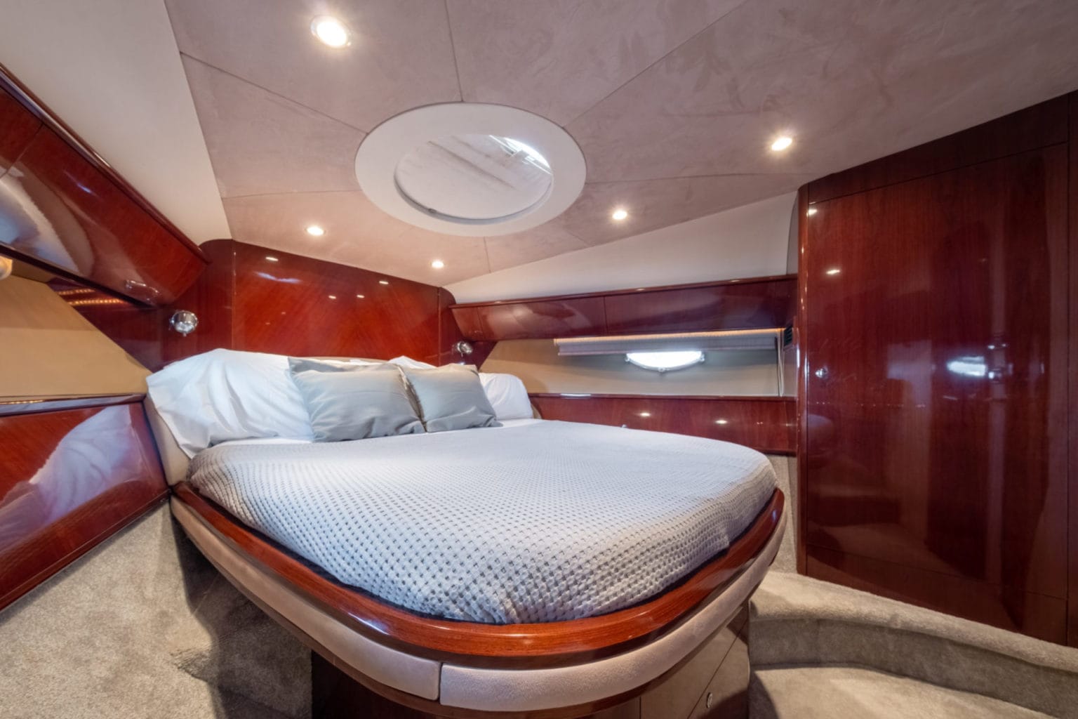 yacht-rental-ibiza-princess-v58-07