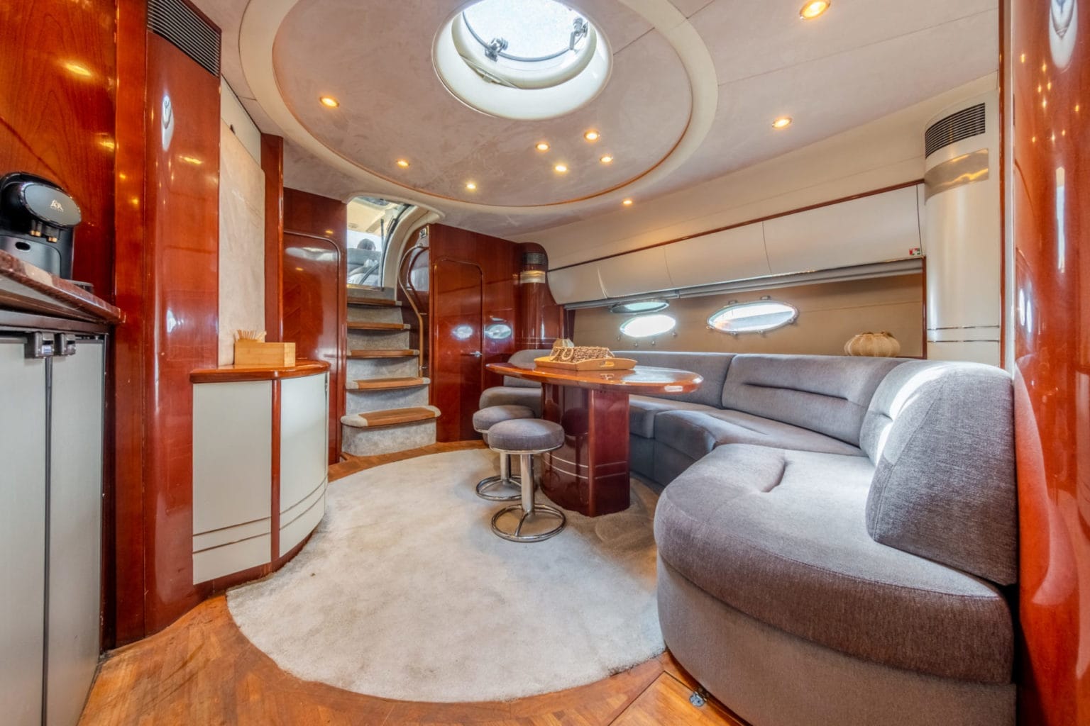 yacht-rental-ibiza-princess-v58-11
