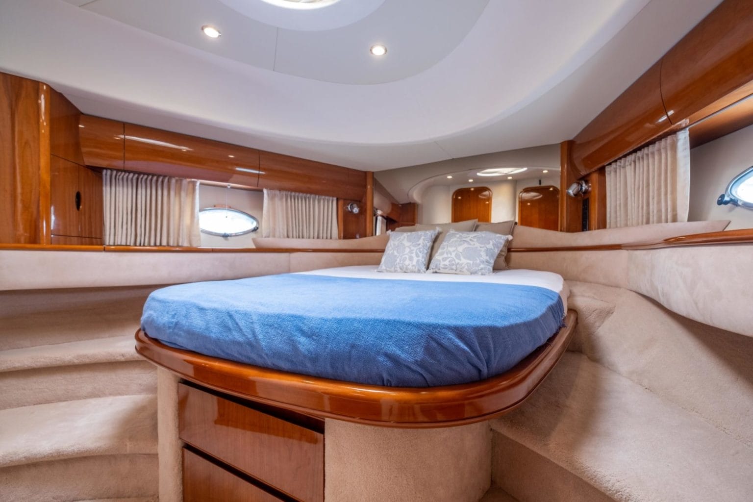 yacht-rental-ibiza-princess-v65-01