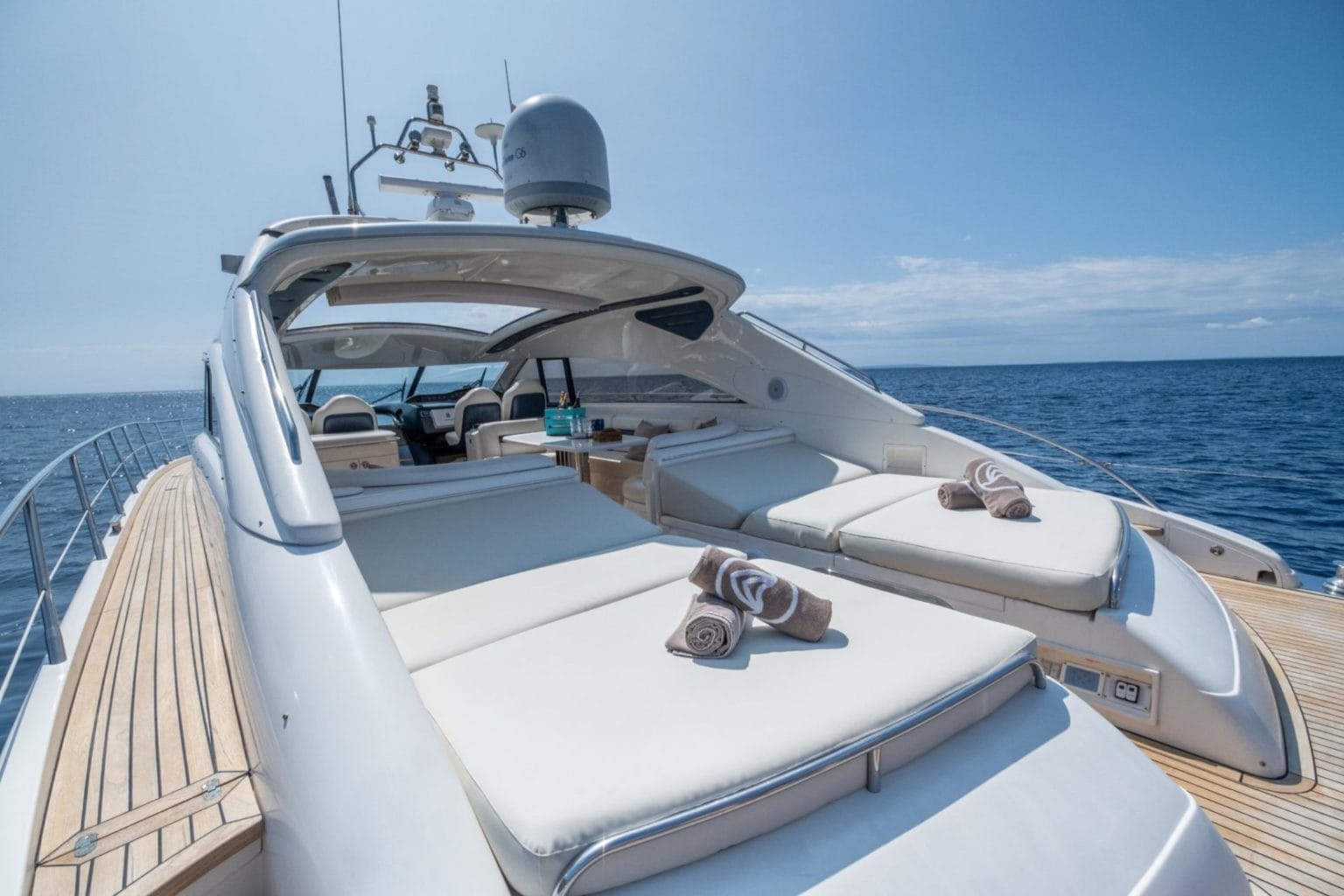 yacht-rental-ibiza-princess-v65-06